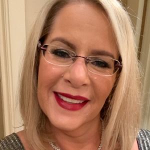 Meet your Posher, Denise